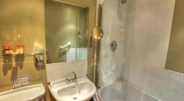 Номер Luxury Dunster Castle Hotel