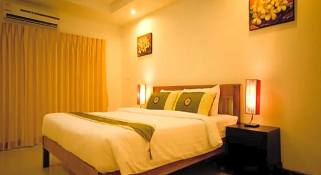 Двухместный номер Deluxe с балконом Sinsuvarn Airport Suite Hotel