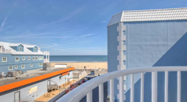 Четырёхместный номер Standard с частичным видом на океан Tidelands Caribbean Boardwalk Hotel and Suites