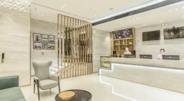 City Comfort Inn Hotel (Wuzhou Taiyang Plaza municipal government ), Prenota Hotel Hotel a Wuzhou con parcheggio, Parcheggio