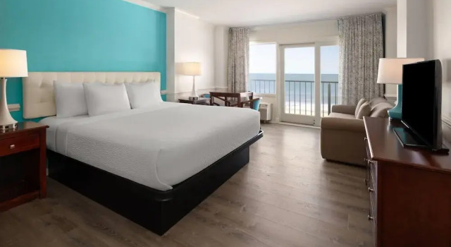 Двухместный номер Standard с балконом и с красивым видом из окна Howard Johnson Plaza by Wyndham Ocean City Oceanfront