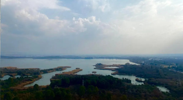 Apartament cu vedere la lac One Constitution Avenue by Goldfinch