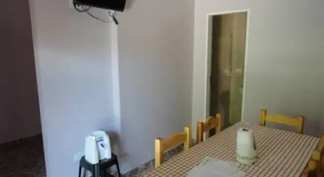 Hospedaje Ámbar, Забронировать Отель Отели Пуэрто-Игуасу с парковкой, рядом с Магазин беспошлинной торговли города Пуэрто-Игуасу, Парковка