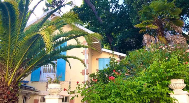 Апартаменты Appt 1 chambre calme clim jardin plage gare proche