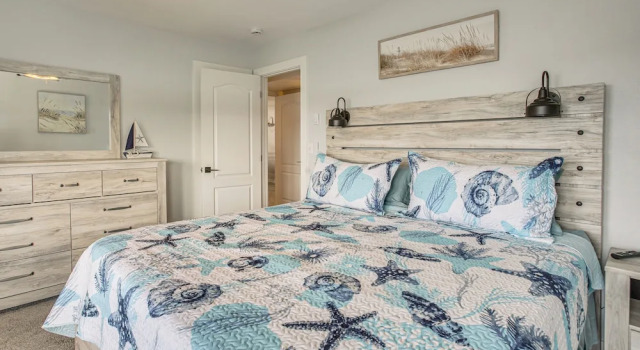 Waterfront PNW Escape w/ Deck & Beach Access!, Rezerwuj Dom wakacyjny Port Hadlock Waszyngton