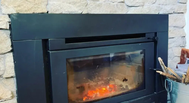 Коттедж Hampton on Apollo - Ocean Mountain View Creekside Retreat Pet Friendly Free EV Charger Fireplace Wood Supplied During Winter