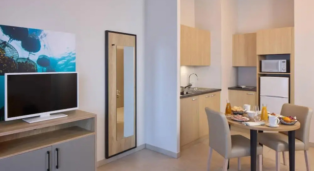Люкс Quality Aparthotel Les rives de Mèze