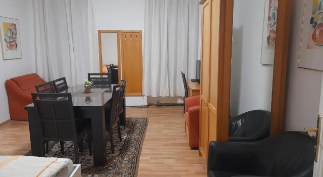 Ferienwohnung Schloessel 26/18, Забронировать Отель Отели Вены с парковкой, рядом с Парк Ратхаус, Парковка