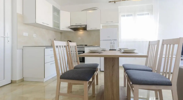 Apartments New home, Забронировать Апартаменты/квартира Отели Водице с парковкой, рядом с Частный Пляж Отеля «Кристина», Парковка