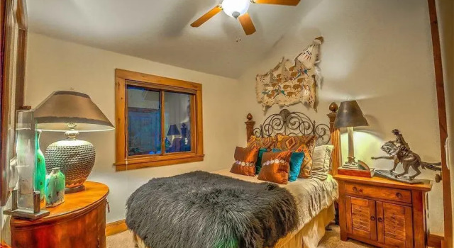 Dallas Chalet, Забронировать Шале Отели Стимбот-Спрингса 4 звезды, 4*