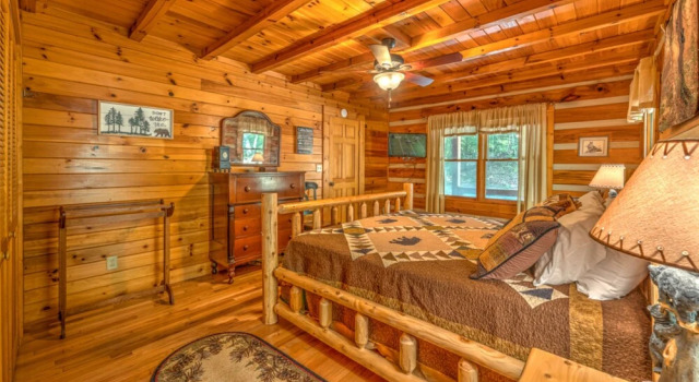 Rocky Top by Escape to Blue Ridge, Book Hotel Hoteller i Morganton med parkering, Parkering