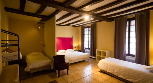 Четырёхместный номер Standard Chambre dHôtel Les Trois Lys