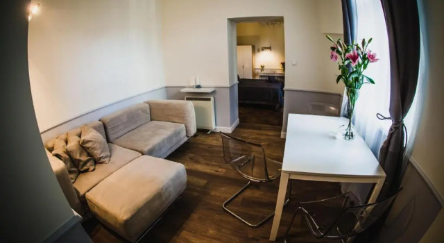 Angel House Aparthotel Wawel Castle, Забронировать Гостевой дом Гостевые дома Кракова, рядом с Церковь Святого Франциска Ассизи, Гостевой дом