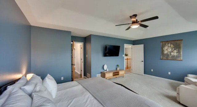 Game Room & Covered Patio: Hummelstown Hideaway, Prenota Hotel Hummelstown Hershey-Harrisburg