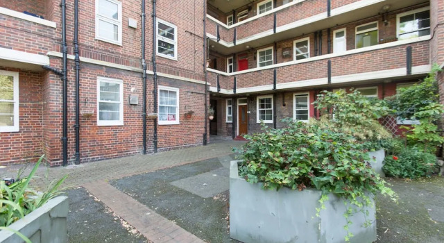 Bright 2BR Flat in St. Katharine's Docks
