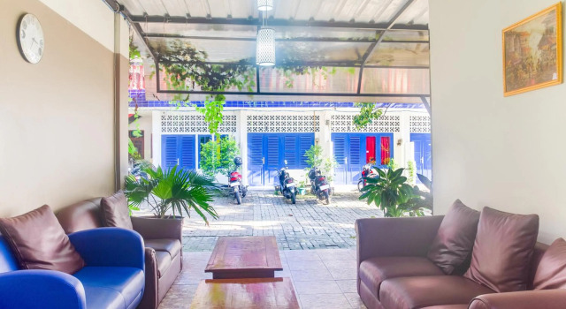 RedDoorz Plus near UPN Veteran Jakarta, Prenota Hotel Giacarta Jakarta Province
