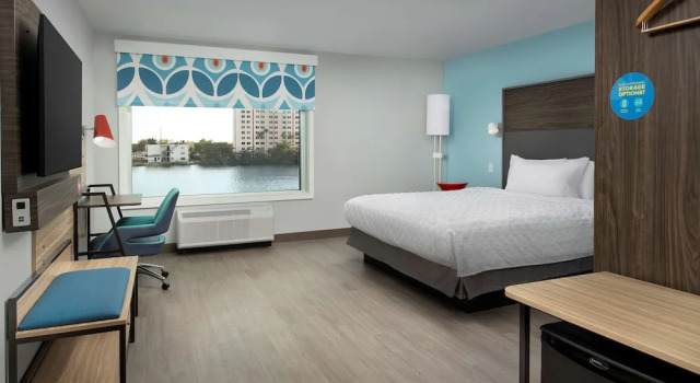 Двухместный номер с видом на лагуну Tru By Hilton Miami Airport South Blue Lagoon, Fl