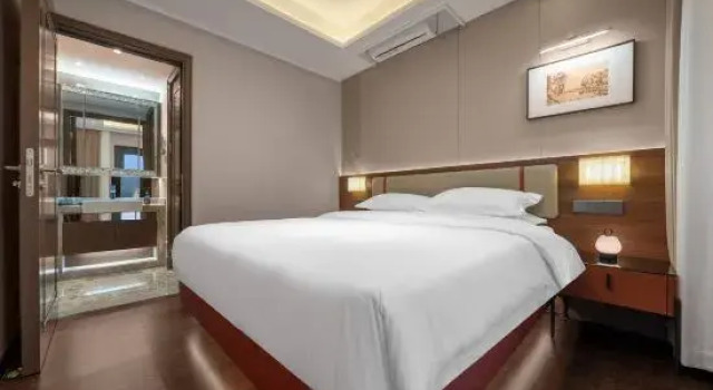 Люкс Kongshanxia · NONE Two Room Suite Holiday Homestay（Hongyadong Jiefangbei Pedestrian Street）