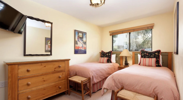 Aspen Townhouse East Unit 7