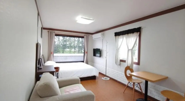 Seogwipo Shineville Pension, Забронировать Отель Pyoseon Согвипхо, рядом с Загородный клуб Shineville Park