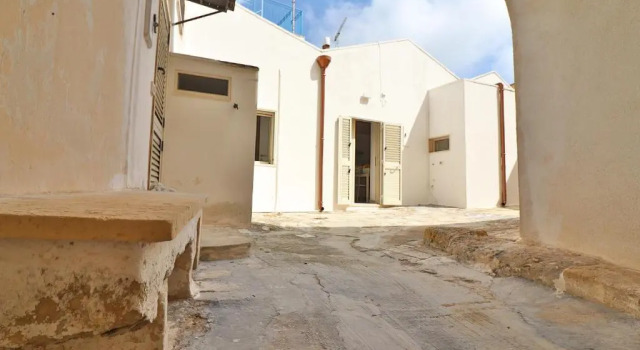 Dimora Storica Rebecca Salento Charm and Modern Comfort in the Heart of Otrant, Book Hotel Otranto Salento