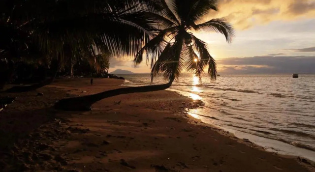 Komba Forever, Boek Hotel Nosy Komba Madagaskar
