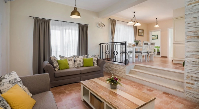 Seafront Villa Noah With Heated Pool, Rezerwuj Willa Hotele w Pridraga z basenem, Basen