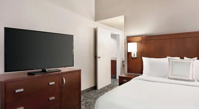 Standard Doppel Zimmer Courtyard by Marriott Tulsa Central