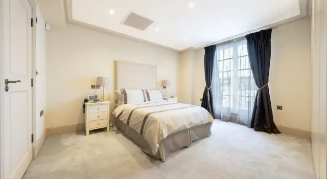 Вилла Royal Mayfair Mansions