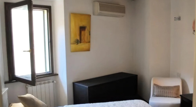 Modern Design in Trendy Trastevere 2 Brs 2 Baths and Terrace by RedAwning, Prenota Boutique Trastevere Roma