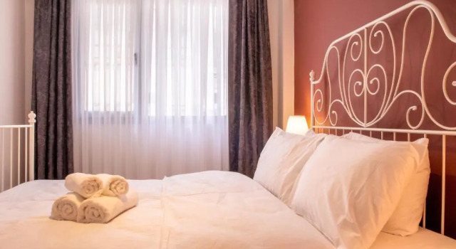 Gorgeous Flat With Balcony in Izmir Konak