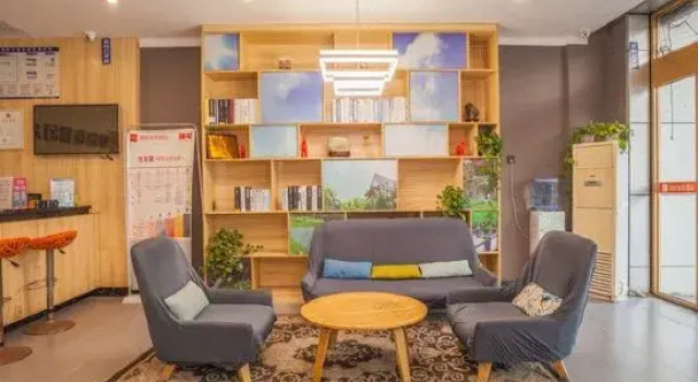 Junyi Hotel Chain (Linyi Luozhuang District Government Yingbin Avenue Branch), Prenota Hotel Hotel a Shandong con parcheggio, Parcheggio