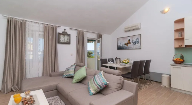 Villa Koludrovac, Rezerwuj Willa Hotele w Kaštela z basenem, Basen