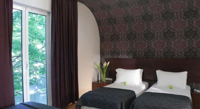 Трёхместный номер Standard Galaxy Art Hotel
