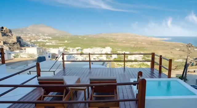 Santorini Rooftop Hot Tub Suite with Panoramic Views, Забронировать Апартаменты/квартира Акротирион Santorini Caldera