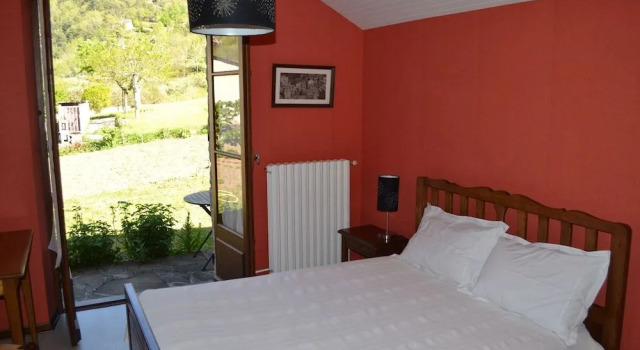 Le Roucadel, Rezervați Hotel Hoteluri în Peyreleau cu parcare, Parcare