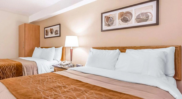 Четырёхместный номер Standard Comfort Inn Riviere-du-Loup