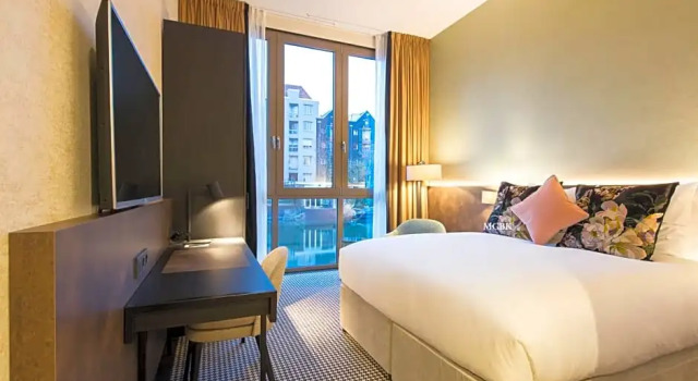 Номер Standard с видом на канал Monet Garden Hotel Amsterdam