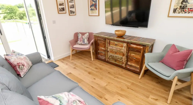 Barolo, Rezervasyon Tatil Evi Merseyside villalar, Villa