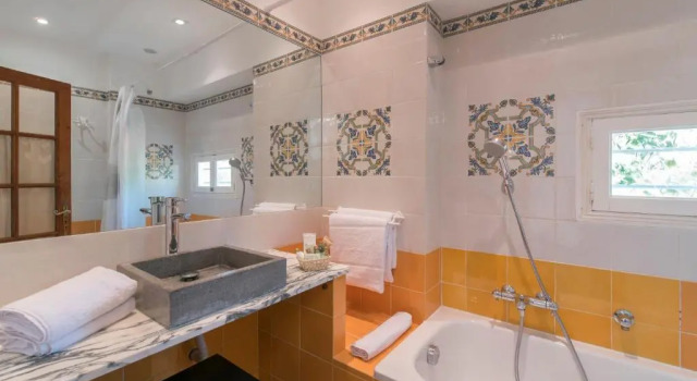 Трёхместный номер Superior La Villa Roseraie , Hôtel Familial OUVERT TOUTE LANNEE