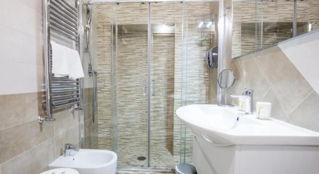 Трёхместный номер Deluxe Parthenope Suite Rooms Vomero Vanvitelli a 2 min quartieri spagno via Toledo