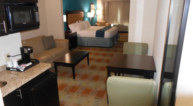 Двухместный люкс Holiday Inn Express & Suites Houston Northwest-Brookhollow by IHG