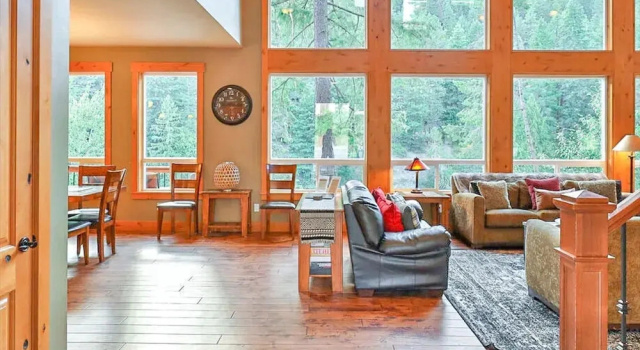 Вилла White Water Lodge