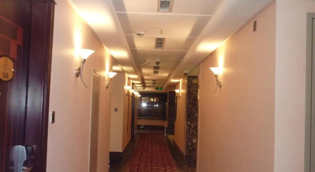 Четырёхместный номер Standard Al Waleed Tower Hotel