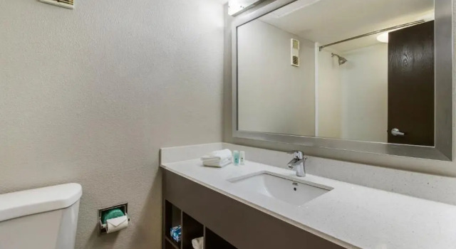 Номер Standard Clarion Hotel Jackson Northwest