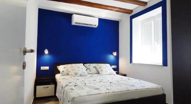 Karmen's Apartment One, Prenota Appartamento Hotel a Croatian Islands con parcheggio, Parcheggio
