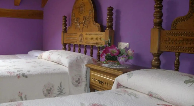 Четырёхместный номер Standard с балконом Posada Sobrevilla