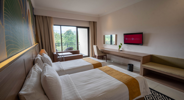 Deluxe Twin room The Green Peak, ARTOTEL Curated