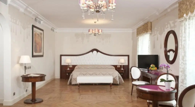 Полулюкс Grand Hotel Italia