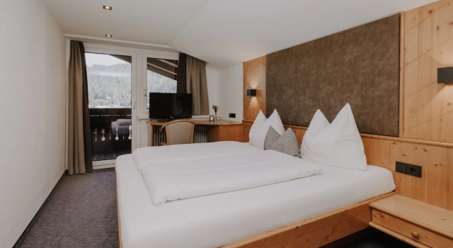 Двухместный номер Standard Мансарда с балконом B&B Hotel Die Bergquelle